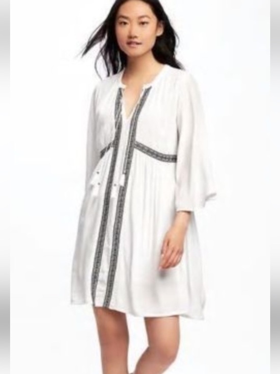 Old Navy Dresses & Skirts - Old Navy White Bohemian-Style Babydoll Dress with Black Embroidered Trim Sz XL